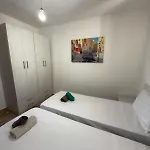 3-bedroom In M5 *