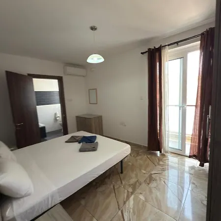 3-bedroom In M5