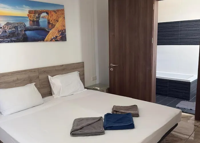 3-bedroom In M5 *